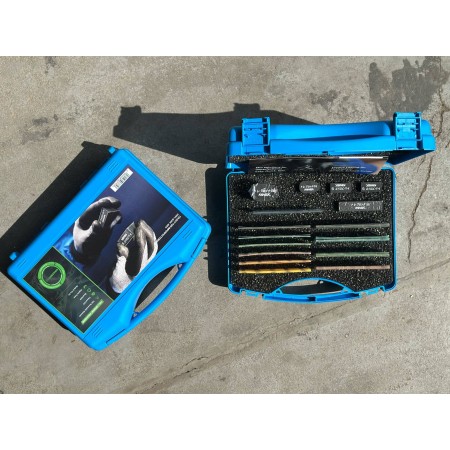 Zestaw Kovax Tolecut w walizce – arkusze ścierne i bloki do usuwania wtrąceń lakierniczych