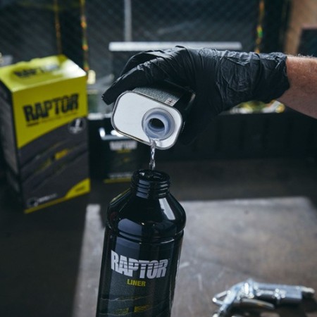 Farba RAPTOR Czarna 4L + Utwardzacz – Zestaw U-POL